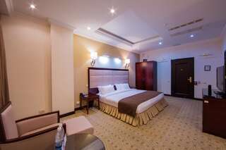 Отель Jannat Regency Бишкек Двухместный номер Делюкс с 1 кроватью или 2 отдельными кроватями-5