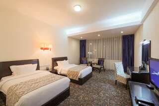 Отель Jannat Regency Бишкек Стандартный двухместный номер с 2 отдельными кроватями-1